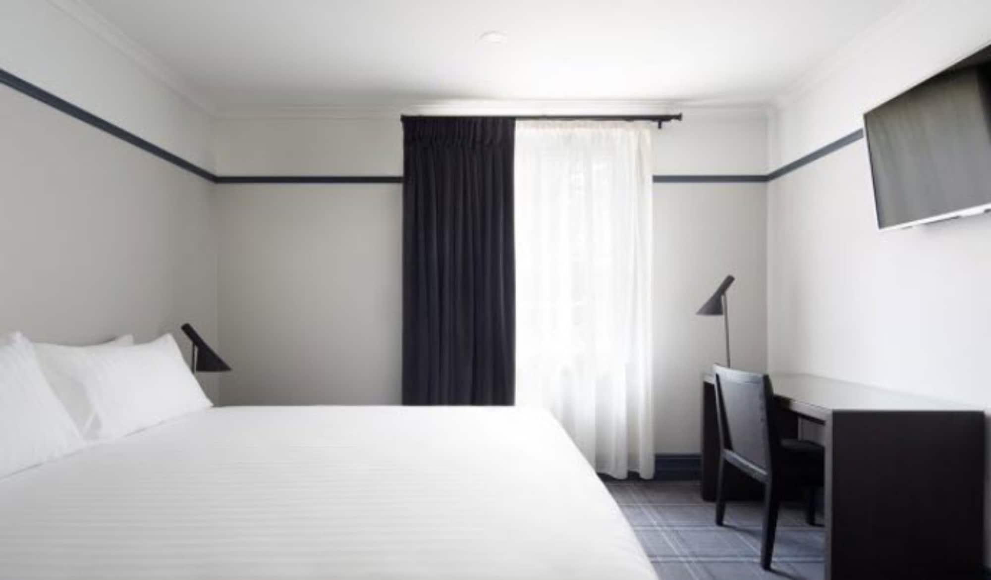 Brassey Hotel - Managed By Doma Hotels Канберра Экстерьер фото