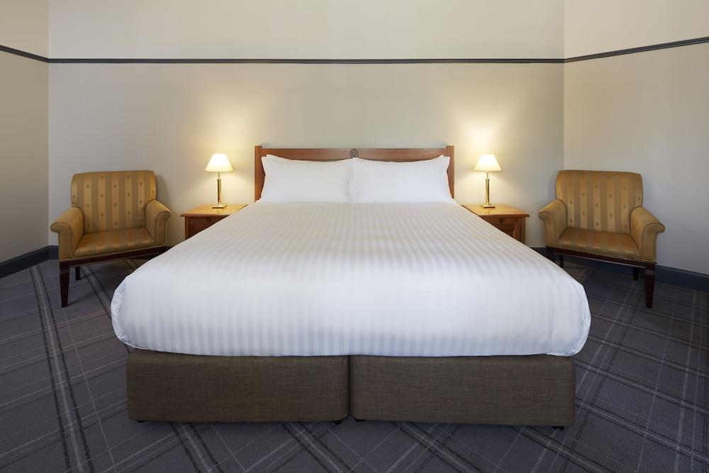 Brassey Hotel - Managed By Doma Hotels Канберра Экстерьер фото