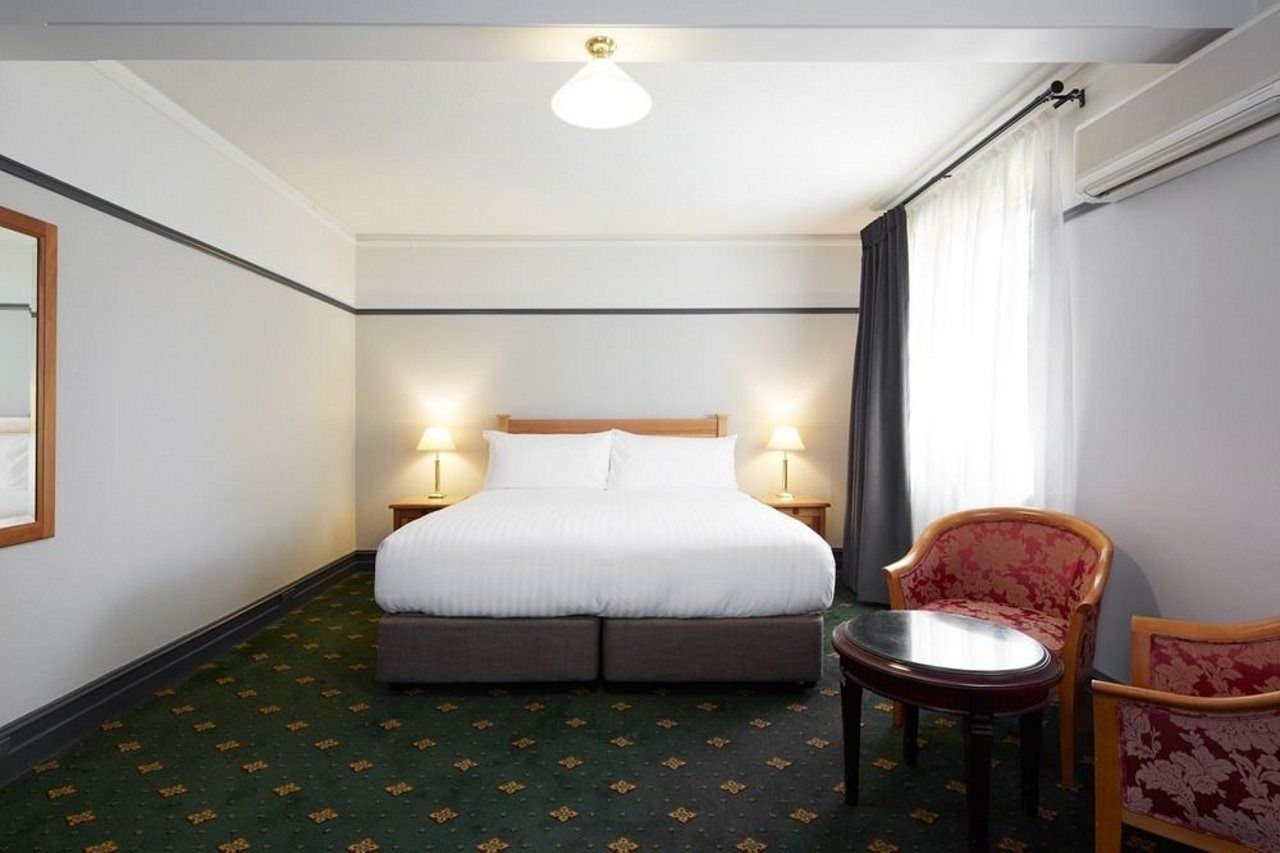 Brassey Hotel - Managed By Doma Hotels Канберра Экстерьер фото