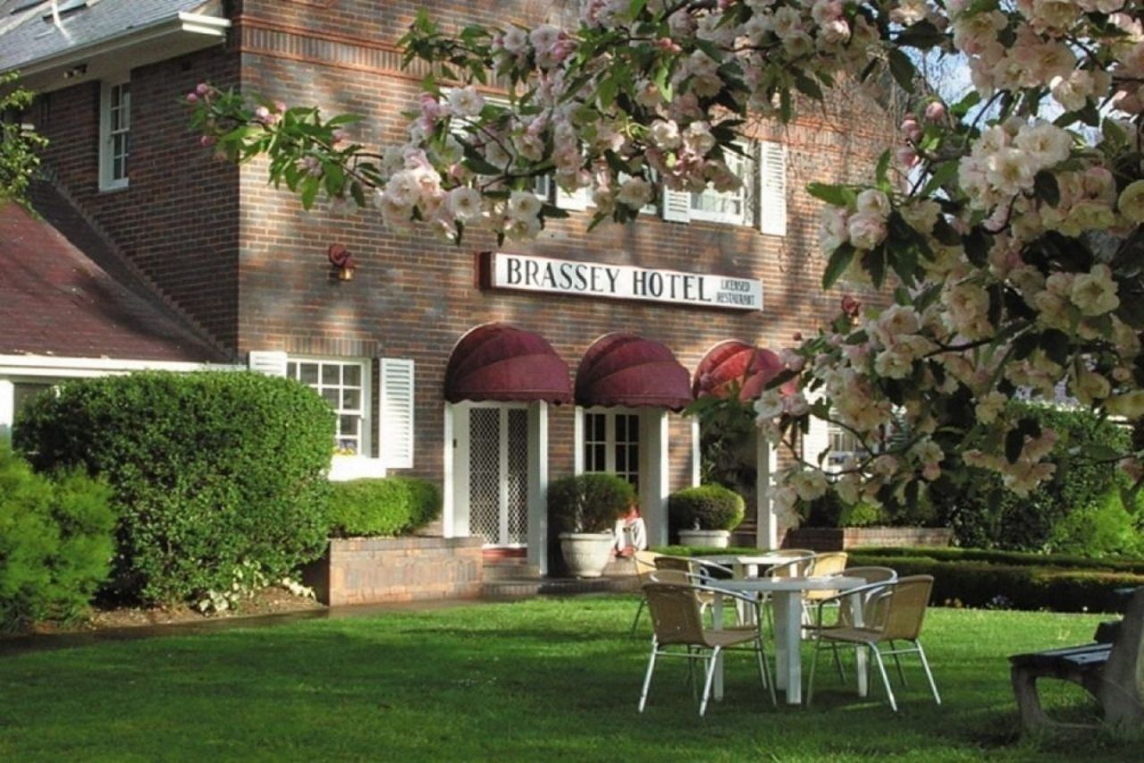Brassey Hotel - Managed By Doma Hotels Канберра Экстерьер фото