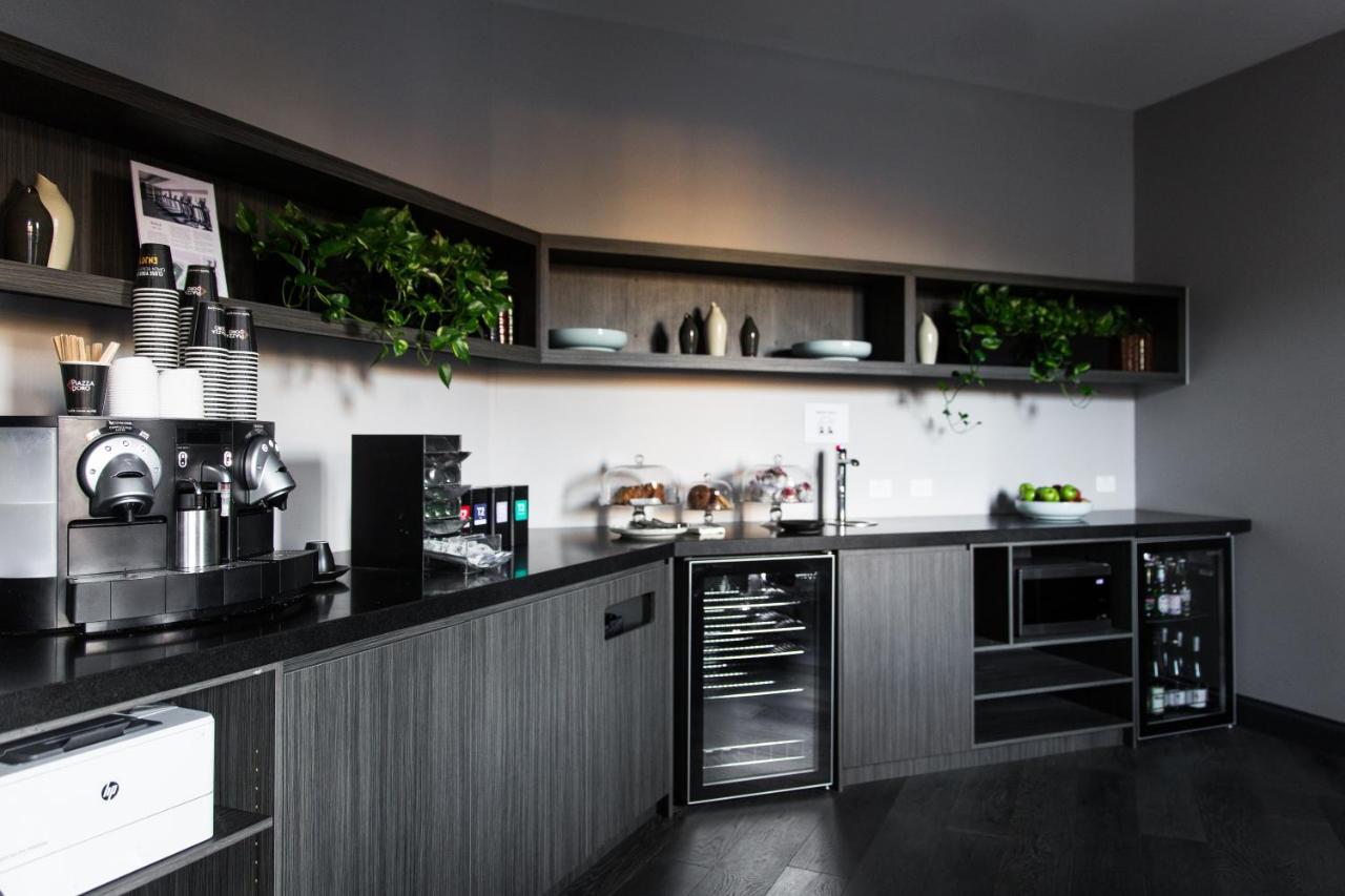 Brassey Hotel - Managed By Doma Hotels Канберра Экстерьер фото