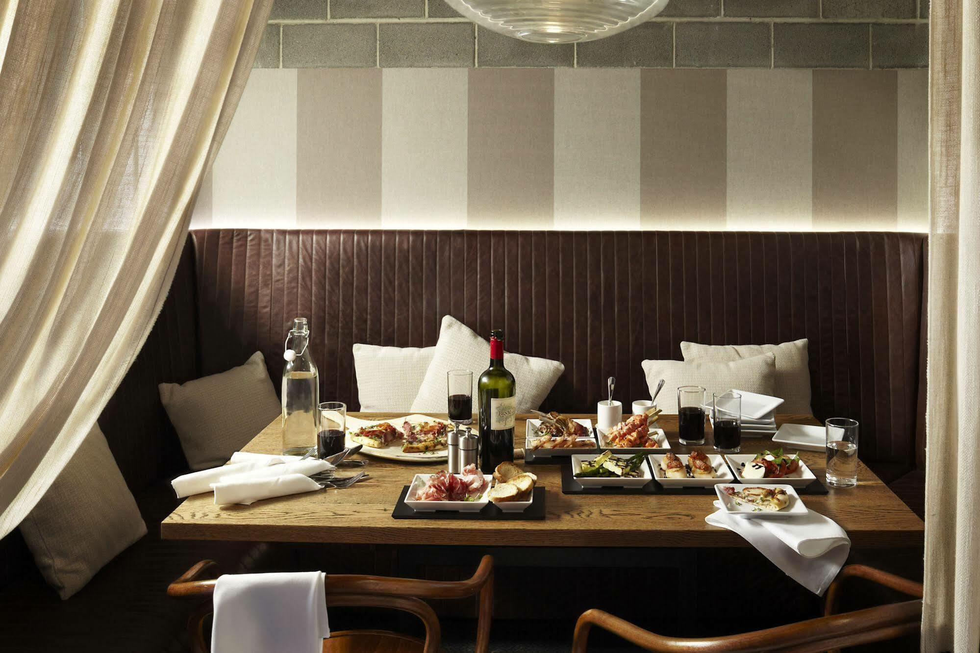Brassey Hotel - Managed By Doma Hotels Канберра Экстерьер фото